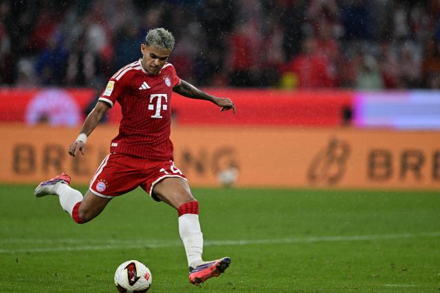 28 August 2026, Bavaria, Munich: Bayern Munich's Luis Diaz scores his side's fifth goal during the German Bundesliga soccer match between FC Bayern Munich and VfB Stuttgart at Allianz Arena. Photo: Sven Hoppe/dpa - WICHTIGER HINWEIS: Gemäß den Vorgaben der Bundesliga bzw. des DFB Deutscher Fußball-Bund ist es untersagt, in dem Stadion und/oder vom Spiel angefertigte Fotoaufnahmen in Form von Sequenzbildern und/oder videoähnlichen Fotostrecken zu verwerten bzw. verwerten zu lassen.