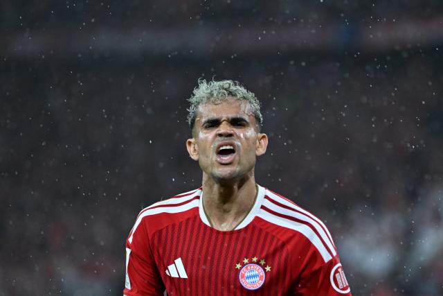 28 August 2026, Bavaria, Munich: Bayern Munich's Luis Diaz celebrates scoring his side's fifth goal during the German Bundesliga soccer match between FC Bayern Munich and VfB Stuttgart at Allianz Arena. Photo: Sven Hoppe/dpa - WICHTIGER HINWEIS: Gemäß den Vorgaben der Bundesliga bzw. des DFB Deutscher Fußball-Bund ist es untersagt, in dem Stadion und/oder vom Spiel angefertigte Fotoaufnahmen in Form von Sequenzbildern und/oder videoähnlichen Fotostrecken zu verwerten bzw. verwerten zu lassen.