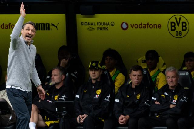 29 August 2026, North Rhine-Westphalia, Dortmund: Borussia Dortmund Niko Kovac gestures on the touchline during the German Bundesliga soccer match between Borussia Dortmund and Hamburger SV at Signal Iduna Park. Photo: Fabian Strauch/dpa - WICHTIGER HINWEIS: Gemäß den Vorgaben der Bundesliga bzw. des DFB Deutscher Fußball-Bund ist es untersagt, in dem Stadion und/oder vom Spiel angefertigte Fotoaufnahmen in Form von Sequenzbildern und/oder videoähnlichen Fotostrecken zu verwerten bzw. verwerten zu lassen.