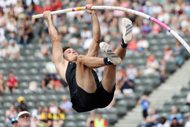 30 August 2026, Berlin: German athlete Marec Metzger in action during the men's pole vault competition of the International Stadium Festival Berlin at the Olympic Stadium. Photo: Andreas Gora/dpa