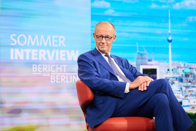 30 August 2026, Berlin: German Chancellor Friedrich Merz sits in the studio during the ARD (German public broadcaster) summer interview, "Report from Berlin." Photo: Annette Riedl/dpa
