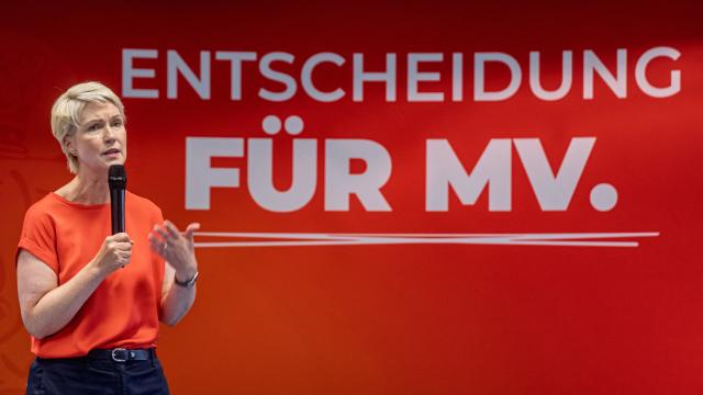 30 August 2026, Mecklenburg-Western Pomerania, Laage: German Minister-President of Mecklenburg-Western Pomerania Manuela Schwesig speaks at a campaign event. Photo: Markus Scholz/dpa