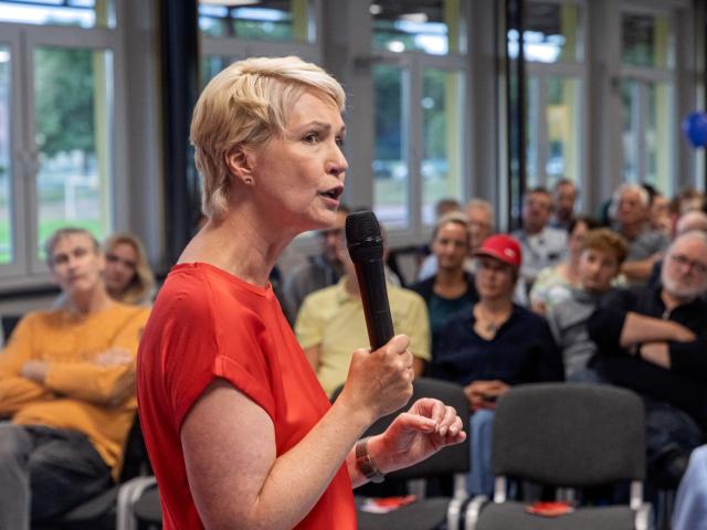 30 August 2026, Mecklenburg-Western Pomerania, Laage: German Minister-President of Mecklenburg-Western Pomerania Manuela Schwesig speaks at a campaign event. Photo: Markus Scholz/dpa