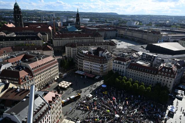 31 August 2026, Saxony, Dresden: A general view of Dresden's Neumarkt, where the "Dresden is(s)t bunt" (Dresden Eats Colorfully" Banquet) banquet is taking place. Since 2015, the Dresden Eats Colorfully Banquet is organized to express Dresden's commitment, diversity and openness to the world. Photo: Katharina Kausche/dpa