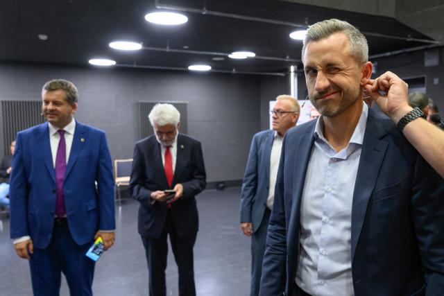 02 September 2026, Saxony-Anhalt, Halle (Saale): (L-R)Ulrich Siegmund (AfD), Armin Willingmann (SPD), Minister of Science, Energy, Climate Protection, and the Environment for the State of Saxony-Anhalt, and Sven Schulze (CDU), Minister-President of Saxony-Anhalt, in front of the election debate hosted by Radio Brocken, RTL, and ntv featuring the leading candidates for the state parliamentary election. A new state parliament will be elected in Saxony-Anhalt on September 6. Photo: Hendrik Schmidt/dpa