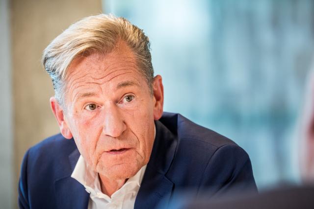 FILED - 31 August 2026, Berlin: FILE PHOTO - Mathias Doepfner, Chairman of the Executive Board and CEO of Axel Springer SE, is photographed during an interview with dpa Deutsche Presse-Agentur GmbH. Photo: Michael Kappeler/dpa
