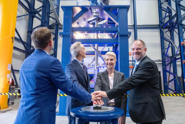 03 September 2026, Mecklenburg-Western Pomerania, Stralsund: Manuela Schwesig (SPD), Minister-President of Mecklenburg-Western Pomerania, and Alexander Badrow (R), mayor of the Hanseatic City of Stralsund, are attending the opening of the EKATO Group's new production facility, EKATO Nord GmbH. Photo: Stefan Sauer/dpa