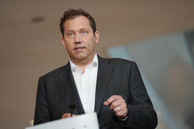 04 September 2026, Berlin: Lars Klingbeil, German Minister of Finance, Vice Chancellor, and SPD Federal Chairman, speaks during a joint press conference after the closed-door meeting of the SPD parliamentary group in the Reichstag building. Photo: Kay Nietfeld/dpa