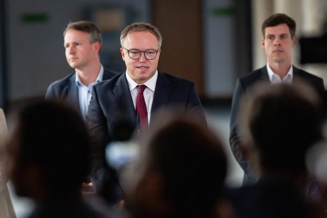 04 September 2026, Thuringia, Erfurt: Thuringian Prime Minister Mario Voigt delivers a statement to the press in the Thuringian State Parliament. Following their announced departure from the party, ten former Sahra Wagenknecht Alliance (BSW) members of the state parliament intend to continue supporting the Thuringian state government. Photo: Jacob Schröter/dpa