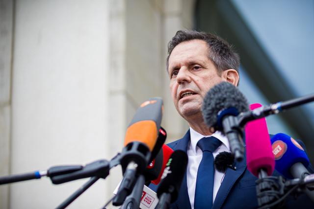 04 September 2026, Lower Saxony, Hanover: Olaf Lies, Minister President of Lower Saxony, issuesa press statement on the latest developments at Volkswagen. Photo: Moritz Frankenberg/dpa