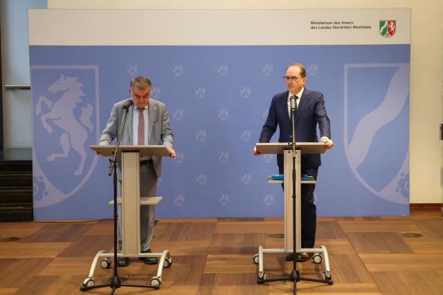 04 September 2026, North Rhine-Westphalia, Duesseldorf: German Interior Minister Alexander Dobrindt (R) and North Rhine-Westphalia's Interior Minister Herbert Reul hold a press conference at the North Rhine-Westphalia Ministry of the Interior to discuss developments following the attacks on the power grid in North Rhine-Westphalia. Photo: Christoph Reichwein/dpa
