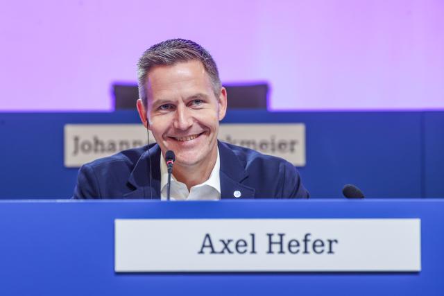 FILED - 12 June 2022, North Rhine-Westphalia, Gelsenkirchen: FILE PHOTO - Schalke's supervisory board chairman Axel Hefer attends the club's general meeting at the Veltins Arena. Photo: Tim Rehbein/dpa