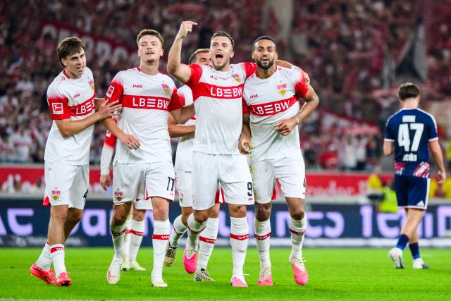 04 September 2026, Baden-Wuerttemberg, Stuttgart: Stuttgart's Josha Vagnoman (R) celebrates scoring his side's fourth goal with teammates (L-R) Leo Sauer, Dzenan Pejcinovic, and Ermedin Demirovic, during the German Bundesliga soccer match between VfB Stuttgart and 1. FC Koeln, at MHPArena. Photo: Tom Weller/dpa - IMPORTANT NOTICE: In accordance with the regulations of the Bundesliga and the DFB (German Football Association), it is prohibited to use or allow the use of photographs taken in the stadium and/or during the game in the form of sequential images and/or video-like photo series.