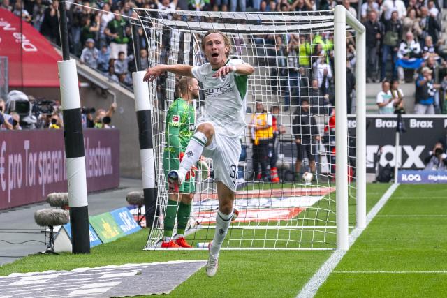 05 September 2026, North Rhine-Westphalia, Mönchengladbach: Moenchengladbach's Hugo Bolin celebrates scoring his side's first goal during the German Bundesliga soccer match between Borussia Moenchengladbach and SV Elversberg at the BORUSSIA-PARK
Stadium. Photo: David Inderlied/dpa - IMPORTANT NOTICE: Bundesliga and DFB regulations prohibit any use of photographs as image sequences and/or quasi-video.