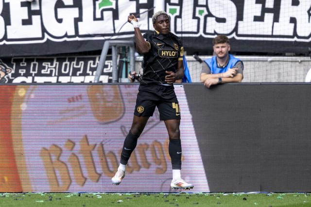 05 September 2026, North Rhine-Westphalia, Mönchengladbach: Elversberg's David Mokwa celebrates scoring his side's first goal during the German Bundesliga soccer match between Borussia Moenchengladbach and SV Elversberg at the BORUSSIA-PARK
Stadium. Photo: David Inderlied/dpa - IMPORTANT NOTICE: Bundesliga and DFB regulations prohibit any use of photographs as image sequences and/or quasi-video.