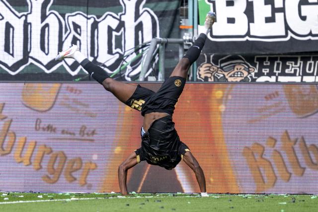 05 September 2026, North Rhine-Westphalia, Mönchengladbach: Elversberg's David Mokwa celebrates scoring his side's first goal during the German Bundesliga soccer match between Borussia Moenchengladbach and SV Elversberg at the BORUSSIA-PARK
Stadium. Photo: David Inderlied/dpa - IMPORTANT NOTICE: Bundesliga and DFB regulations prohibit any use of photographs as image sequences and/or quasi-video.