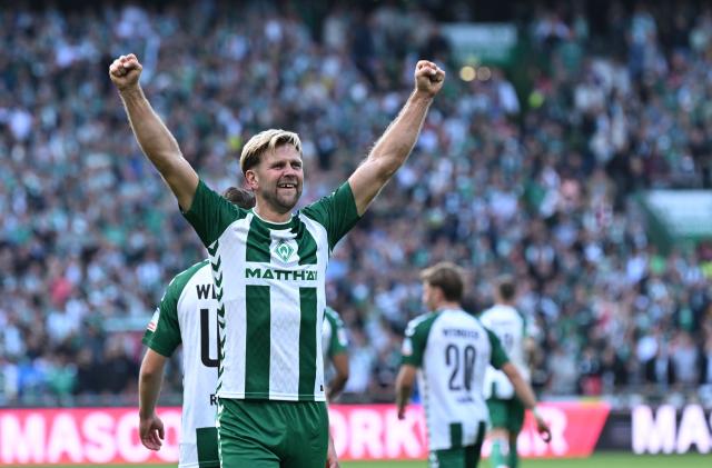 05 September 2026, Bremen: Bremen's Niclas Fuellkrug celebrates scoring his side's second goal during the German Bundesliga soccer match between Werder Bremen and RB Leipzig at the Weserstadion. Photo: Carmen Jaspersen/dpa - IMPORTANT NOTICE: Bundesliga and DFB regulations prohibit any use of photographs as image sequences and/or quasi-video.