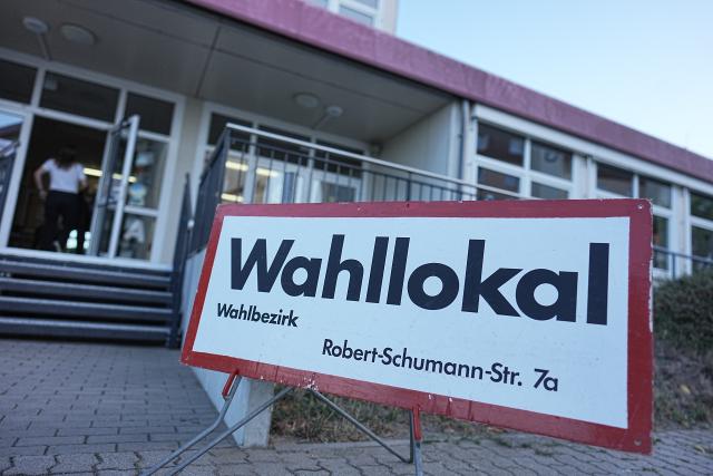 06 September 2026, Saxony-Anhalt, Tangermünde: A sign reading "Polling Place" is displayed outside a polling station in Tangermuende. Photo: Michael Kappeler/dpa