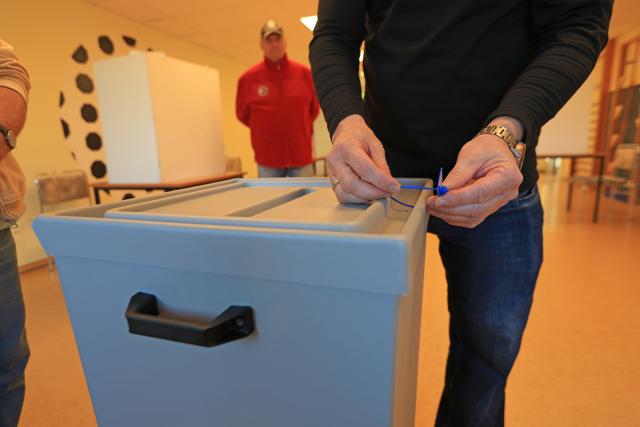 06 September 2026, Saxony-Anhalt, Wernigerode: A ballot box is sealed at the start of voting at a polling station in Wernigerode. Saxony-Anhalt elects a new state parliament on Sunday. Photo: Matthias Bein/dpa