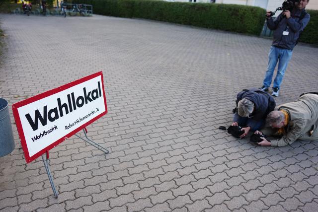 06 September 2026, Saxony-Anhalt, Tangermünde: Media representatives wait outside a polling station for voters to arrive. Saxony-Anhalt elects a new state parliament on Sunday. Photo: Kay Nietfeld/dpa