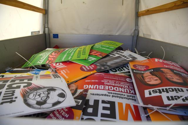 06 September 2026, Saxony-Anhalt, Magdeburg: Removed campaign posters lie on the bed of a vehicle belonging to the Magdeburg Public Order Office. Photo: Klaus-Dietmar Gabbert/dpa