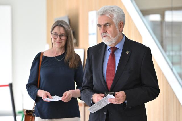 06 September 2026, Saxony-Anhalt, Wernigerode: Armin Willingmann, the party's top candidate, Saxony-Anhalt's Minister of Science, Energy, Climate Protection and the Environment and Deputy Minister-President, arrives with his wife, Jana Willingmann, to cast his vote in the state election. Saxony-Anhalt elects a new state parliament on Sunday. Photo: Julian Stratenschulte/dpa