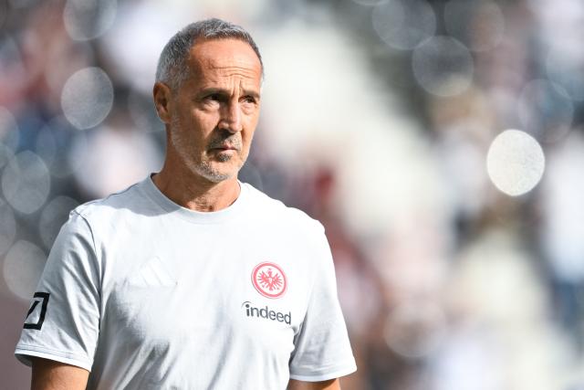 06 September 2026, Hesse, Frankfurt/M.: Eintracht Frankfurt coach Adi Huetter pictured before the German Bundesliga soccer match between Eintracht Frankfurt and FC Augsburg at Deutsche Bank Park. Photo: Florian Wiegand/dpa - WICHTIGER HINWEIS: Gemäß den Vorgaben der Bundesliga bzw. des DFB Deutscher Fußball-Bund ist es untersagt, in dem Stadion und/oder vom Spiel angefertigte Fotoaufnahmen in Form von Sequenzbildern und/oder videoähnlichen Fotostrecken zu verwerten bzw. verwerten zu lassen.