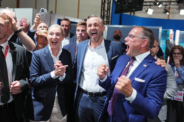 06 September 2026, Saxony-Anhalt, Magdeburg: Ulrich Siegmund (C), Alternative for Germany (AfD) top candidate and co-chair of the state parliamentary group in Saxony-Anhalt, celebrates with federal chairwomen and co-chair of the AfD parliamentary group in the Bundestag Alice Weidel (L) and Tino Chrupalla following the projection of the results of the Saxony-Anhalt state election. Photo: Michael Kappeler/dpa