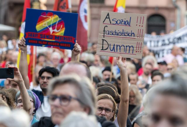 06 September 2026, Hesse, Frankfurt am Main: Members of various coalitions take part in a protest against the Alternative for Germany (AfD) at the Roemer After the exit polls for the state election in Saxony-Anhalt. Photo: Boris Roessler/dpa