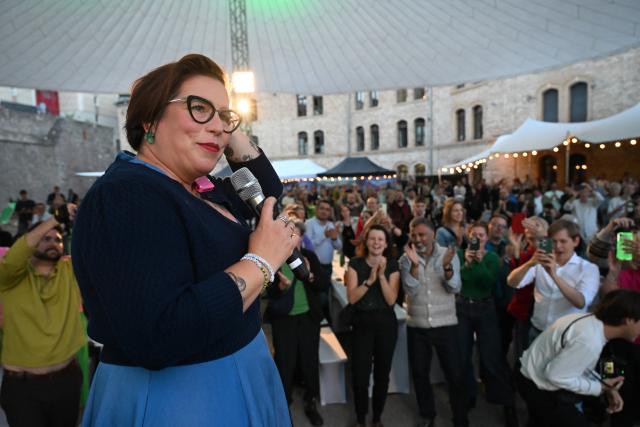 06 September 2026, Saxony-Anhalt, Magdeburg: Susan Sziborra-Seidlitz (C), lead candidate and co-state chair of Alliance 90/The Greens in Saxony-Anhalt, speaks at the Alliance 90/The Greens election party at Festung Mark after the exit polls for the Saxony-Anhalt state election. Photo: Michael Brandt/dpa