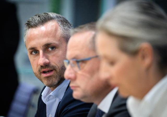 07 September 2026, Berlin: Alice Weidel (R) and Tino Chrupalla (C), federal chairpersons of the AfD, attend the Federal Press Conference with Ulrich Siegmund, the AfD's top candidate in the Saxony-Anhalt state election. The press conference focuses on the results of the state election in Saxony-Anhalt. Photo: Bernd von Jutrczenka/dpa