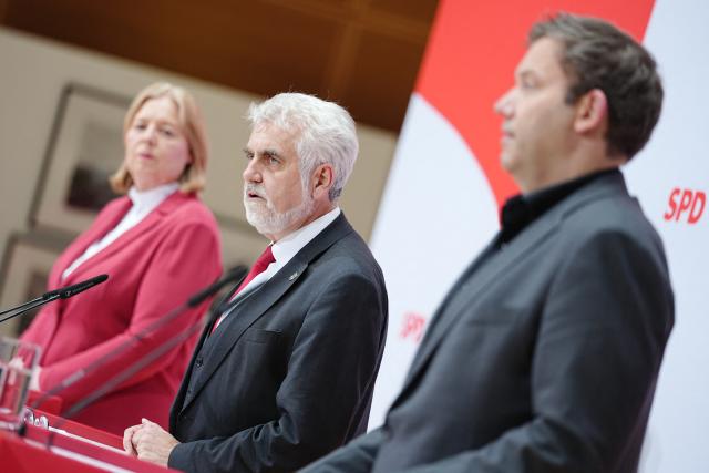 07 September 2026, Berlin: (L-R) Baerbel Bas, Germany's Minister of Labour and Social Affairs and SPD chairwoman; Armin Willingmann, the SPD's top candidate in the Saxony-Anhalt state election; and Lars Klingbeil (SPD), Germany's Minister of Finance, Vice Chancellor and SPD federal chairman, attend a press conference at Willy Brandt House, the SPD party headquarters, following the state election in Saxony-Anhalt. Photo: Kay Nietfeld/dpa