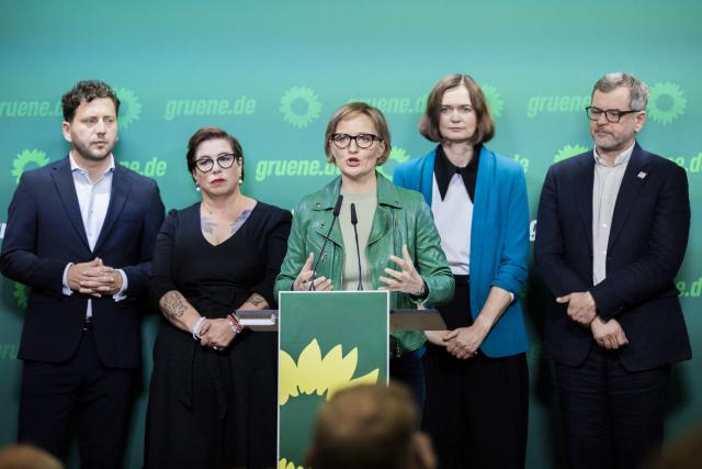 07 September 2026, Berlin: Franziska Brantner (C), federal chair of Alliance 90/The Greens, speaks alongside Felix Banaszak (L), federal chair of Alliance 90/The Greens, and Susan Sziborra-Seidlitz (2nd L), the Greens' top candidate for the state election in Saxony-Anhalt, Claudia Mueller (2nd R), the Greens' top candidate for the state election in Mecklenburg-Western Pomerania, and Werner Graf (R), the Berlin Greens' top candidate for the House of Representatives election, at a press conference following the meeting of the Greens' federal executive committee after the state election in Saxony-Anhalt. Photo: Christoph Soeder/dpa