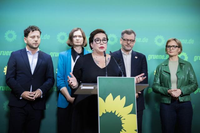 07 September 2026, Berlin: Susan Sziborra-Seidlitz (C), the Green Party's top candidate for the state election in Saxony-Anhalt, speaks alongside Felix Banaszak (L), federal chair of Alliance 90/The Greens, and Claudia Mueller (2nd L), the Green Party's top candidate for the state election in Mecklenburg-Western Pomerania, Werner Graf (2nd R), the Berlin Greens' lead candidate for the House of Representatives election, and Franziska Brantner (R), federal chair of Alliance 90/The Greens, at a press conference following the meeting of the Green Party's federal executive committee after the state election in Saxony-Anhalt. Photo: Christoph Soeder/dpa