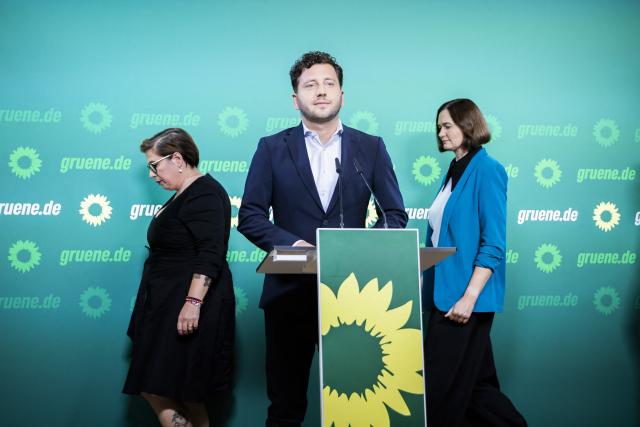 07 September 2026, Berlin: (L-R) Susan Sziborra-Seidlitz, the Green Party's top candidate for the state election in Saxony-Anhalt, Felix Banaszak, federal chair of Alliance 90/The Greens, and Claudia Mueller, the Greens' top candidate for the state election in Mecklenburg-Western Pomerania, attend a press conference following the meeting of the Greens' federal executive committee after the state election in Saxony-Anhalt. Photo: Christoph Soeder/dpa