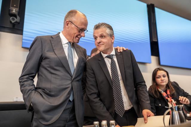 07 September 2026, Berlin: German Chancellor Friedrich Merz (L) talks with Thorsten Frei, chairman of the Christian Democratic Union of Germany (CDU)/ Christian Social Union in Bavaria (CSU) parliamentary group in the Bundestag, before the meeting of the CDU Federal Executive Committee at the Konrad Adenauer House. Photo: Michael Kappeler/dpa