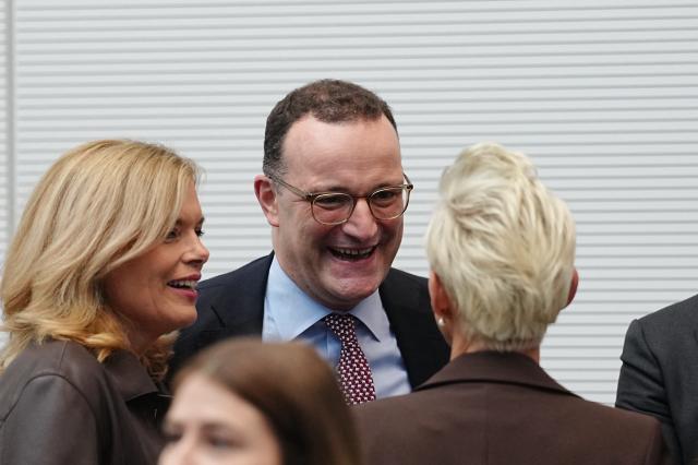 07 September 2026, Berlin: President of the Bundestag Julia Kloeckner (L) and Member of the Bundestag Jens Spahn (C) attend the the Christian Democratic Union of Germany (CDU)/ Christian Social Union in Bavaria (CSU) parliamentary group meeting. Photo: Kay Nietfeld/dpa
