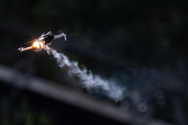 PRODUCTION - 07 September 2026, Berlin: A commercially available drone is shot down by the high-energy laser developed by the startup Ground A. The company is developing a laser for drone defense. Photo: Sebastian Christoph Gollnow/dpa