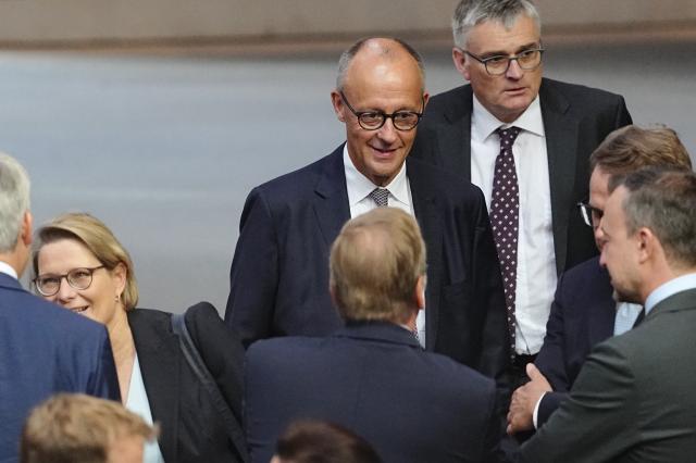 08 September 2026, Berlin: German Chancellor Friedrich Merz arrives at the German Parliament (Bundestag) session for the start of budget week. Klingbeil is to present the draft federal budget for the coming year to the Bundestag. Photo: Kay Nietfeld/dpa