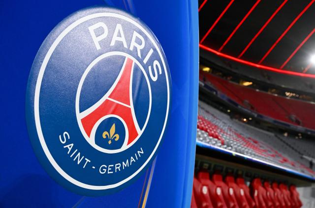 FILED - 26 November 2024, Bavaria, Munich: The PSG logo can be seen in the stadium before the 2024 UEFA Champions League soccer match between Bayern Munich and Paris Saint-Germain at the Allianz Arena. Photo: Sven Hoppe/dpa