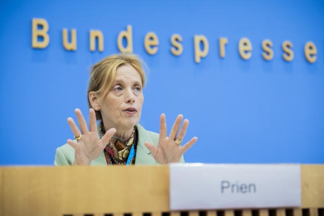 08 September 2026, Berlin: Karin Prien, German Minister of Education, Family, Senior Citizens, Women, and Youth, speaks a press conference to present the latest PISA study.  German pupils have performed worse than ever in the 2025 international PISA performance assessment, the Organization for Economic Co-operation and Development (OECD) said on Tuesday. Photo: Christoph Soeder/dpa