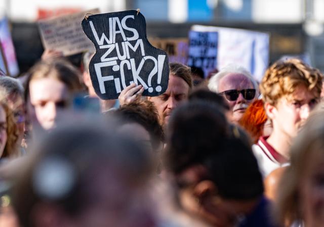 08 September 2026, North Rhine-Westphalia, Cologne: People take part in a demonstration at Heumarkt against the far right in response to the election results in Saxony-Anhalt. Photo: Benjamin Westhoff/dpa