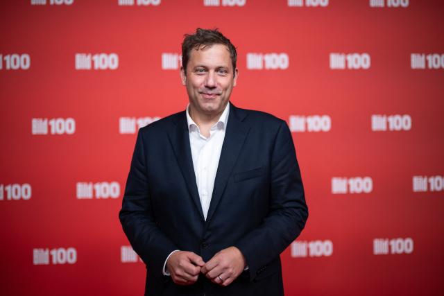 08 September 2026, Berlin: German Minister of Finance Lars Klingbeil arrives on red carpet at Axel Springer's BILD100 event. Photo: Sebastian Christoph Gollnow/dpa