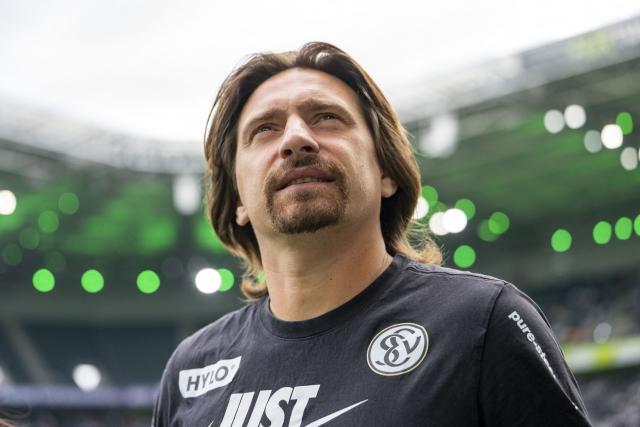 05 September 2026, North Rhine-Westphalia, Mönchengladbach: FILE PHOTO - Elversberg coach Vincent Wagner is pictured before the German Bundesliga soccer match between Borussia Moenchengladbach and SV Elversberg at the BORUSSIA-PARK
Stadium. Photo: David Inderlied/dpa - IMPORTANT NOTICE: Bundesliga and DFB regulations prohibit any use of photographs as image sequences and/or quasi-video.