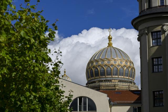 09 September 2026, Berlin: A view of dome of the New Synagogue on Oranienburger Street. Photo: Jens Kalaene/dpa