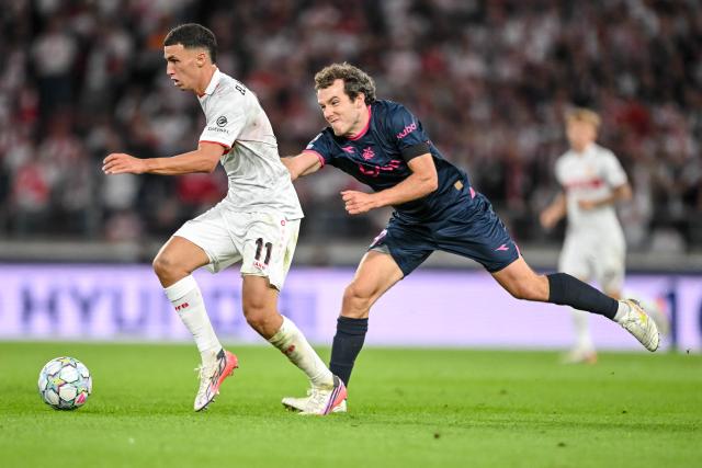 09 September 2026, Baden-Württemberg, Stuttgart: Stuttgart's Bilal El Khannouss (L) and Viking Stavanger's Joe Bell battle for the ball during the UEFA Champions League soccer match between VfB Stuttgart and Viking Stavanger at MHP Arena. Photo: Harry Langer/dpa