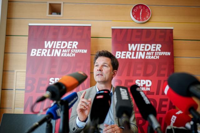 10 September 2026, Berlin: Steffen Krach, the lead candidate in the Berlin House of Representatives election, holds a press conference at the Berlin SPD headquarters, the Kurt Schumacher House, following reports of an investigation into him. Photo: Kay Nietfeld/dpa