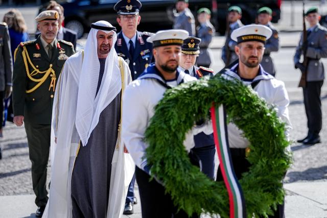 10 September 2026, Berlin: The President of the United Arab Emirates, Sheikh Mohamed bin Zayed Al Nahyan, lays a wreath at the Neue Wache alongside Colonel General Nicole Schilling, Deputy Inspector General of the German Armed Forces (Bundeswehr). Photo: Kay Nietfeld/dpa
