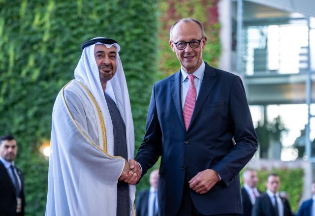 10 September 2026, Berlin: President of the United Arab Emirates, Sheikh Mohamed bin Zayed Al Nahyan, welcomed by German Chancellor Friedrich Merz (R) in front of the Federal Chancellery for bilateral talks. Photo: Michael Kappeler/dpa