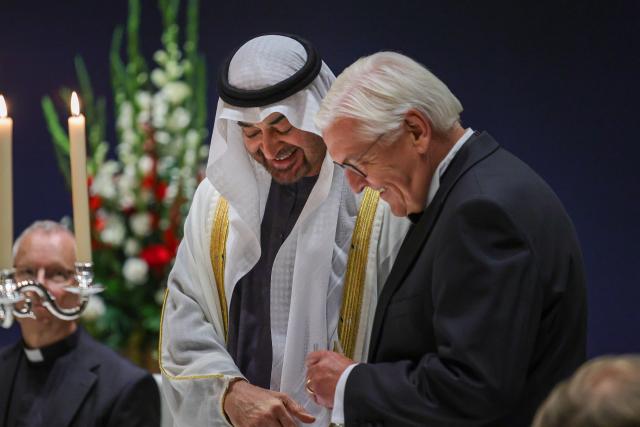 10 September 2026, Berlin: President of the United Arab Emirates Sheikh Mohamed bin Zayed Al Nahyan (L) and German President Frank-Walter Steinmeier attend a banquet held at the official presidential residence at Spreebogen (the presidential office at Spreebogen). Photo: Omer Messinger/Getty Images Europe/Pool/dpa
